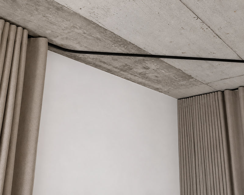MHZ 01-2334 – flache Aluminium-Vorhangschiene nach Maß 1-läufig biegbar Deckenmontage