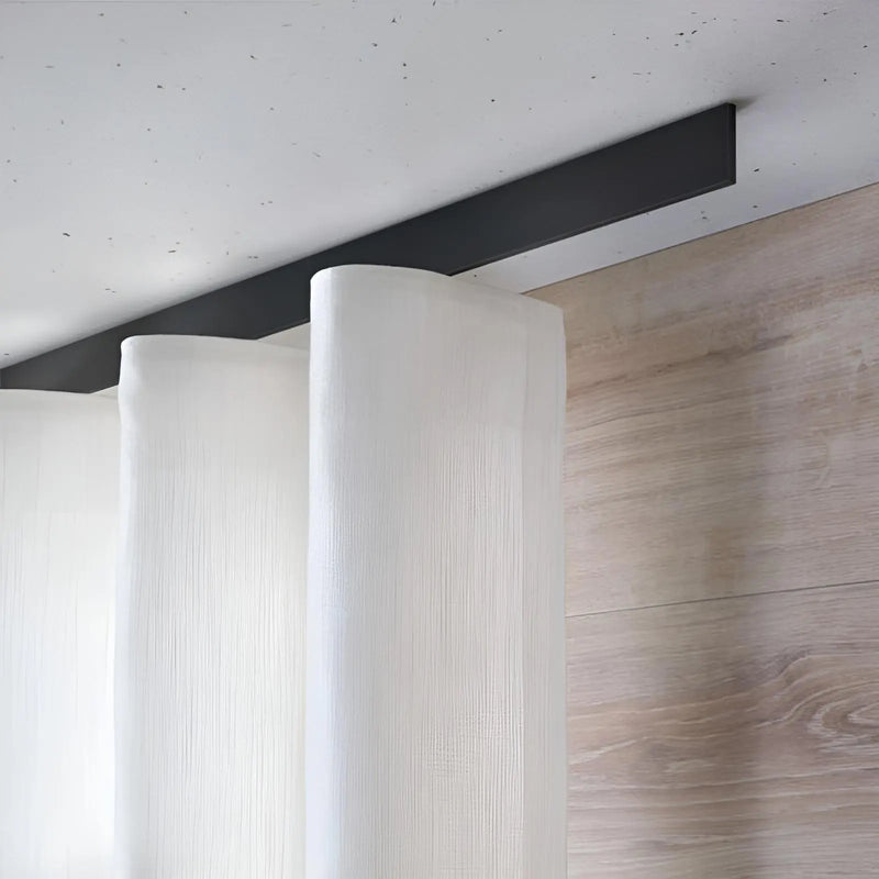 Interstil Sphäre – hochwertige 1-läufige Gardinenschiene zur Deckenmontage nach Maß